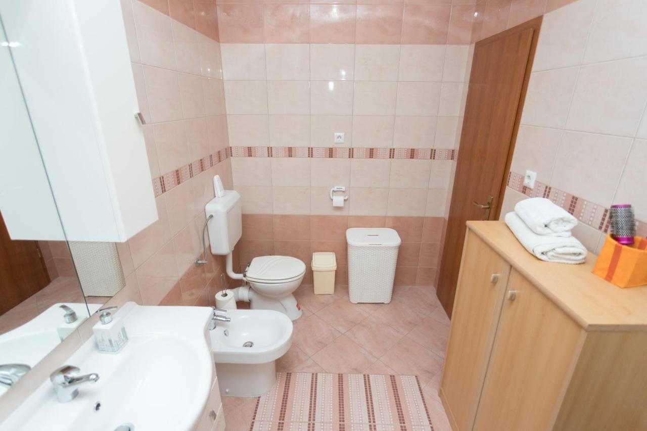 Apartment Galeb Zara Esterno foto