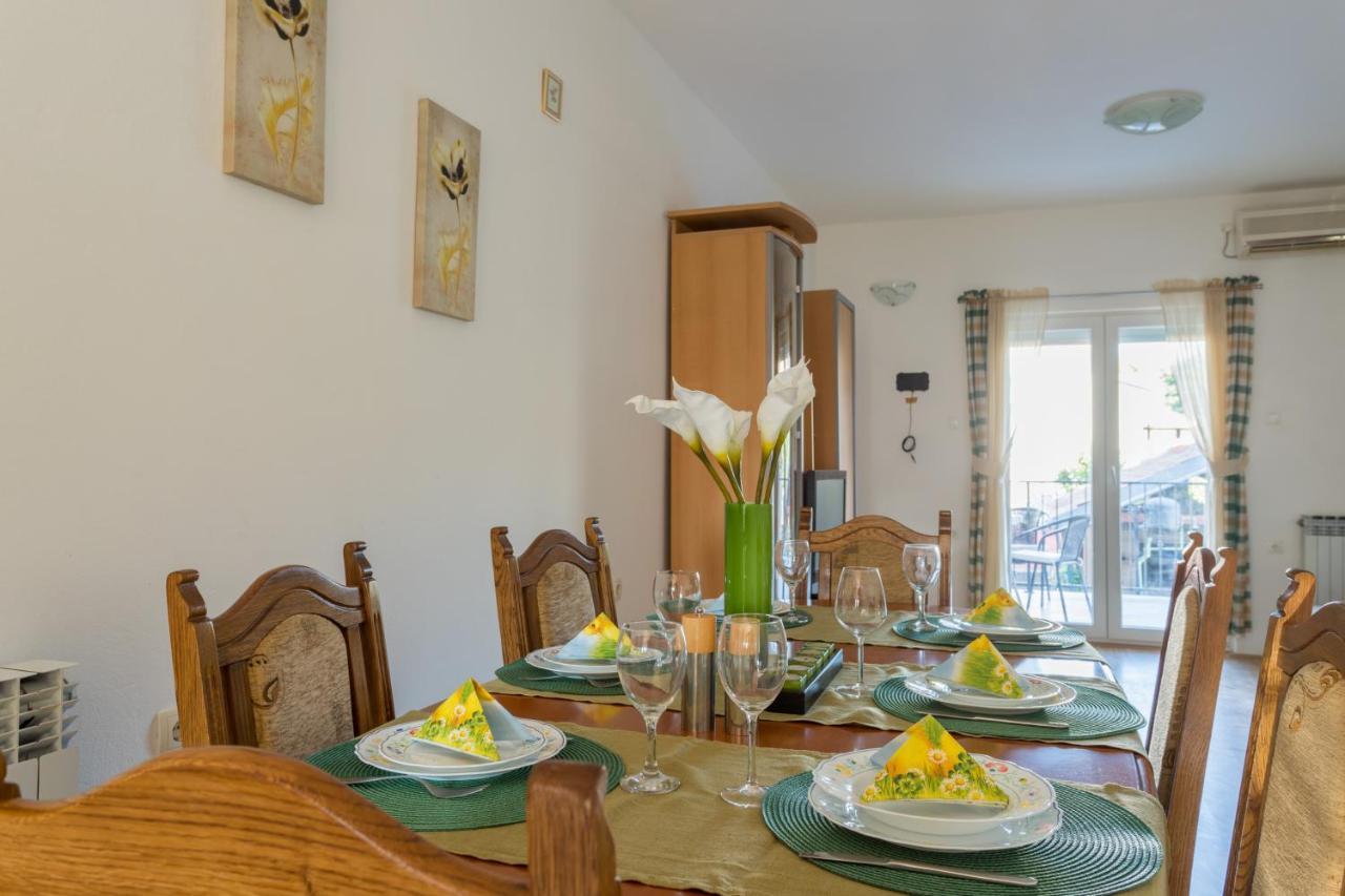 Apartment Galeb Zara Esterno foto