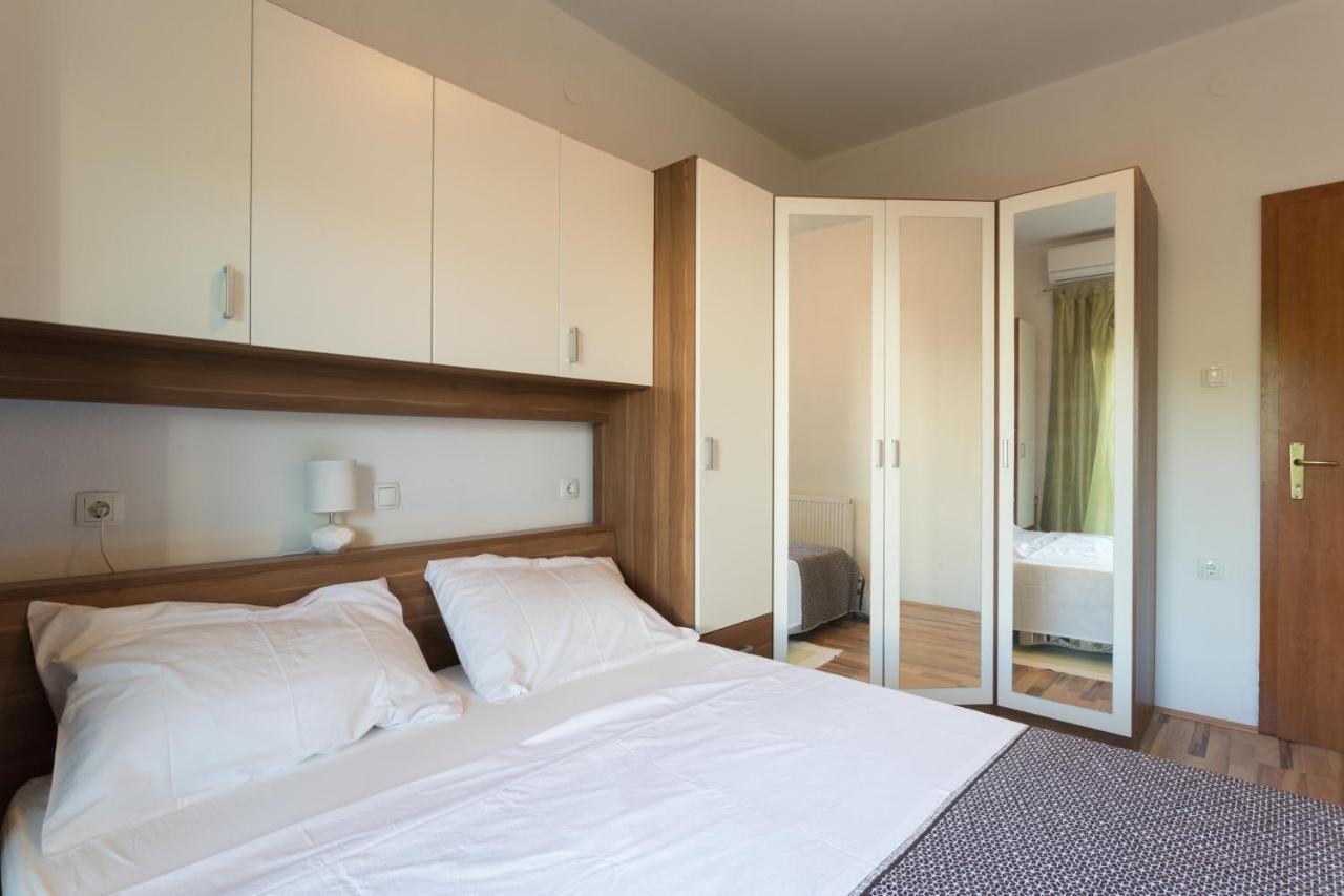 Apartment Galeb Zara Esterno foto