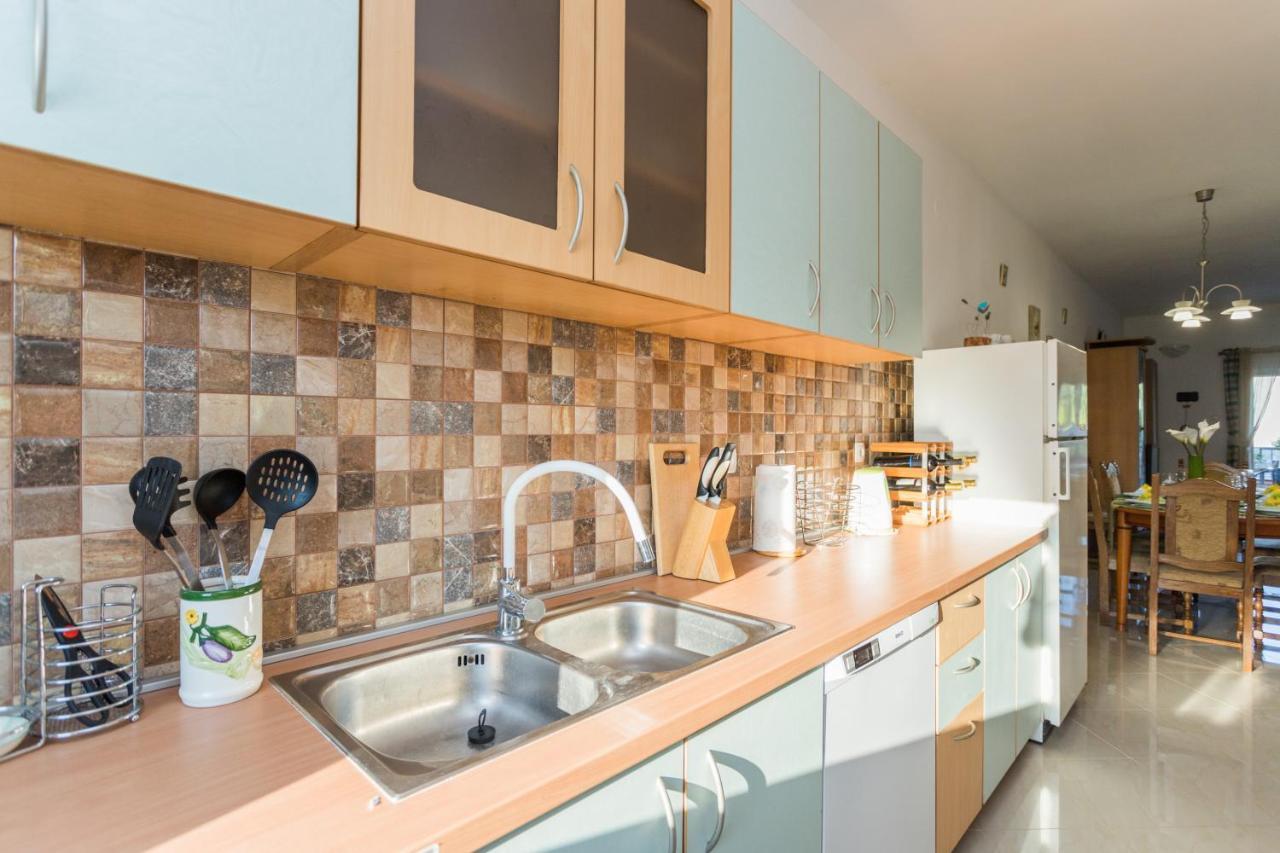 Apartment Galeb Zara Esterno foto